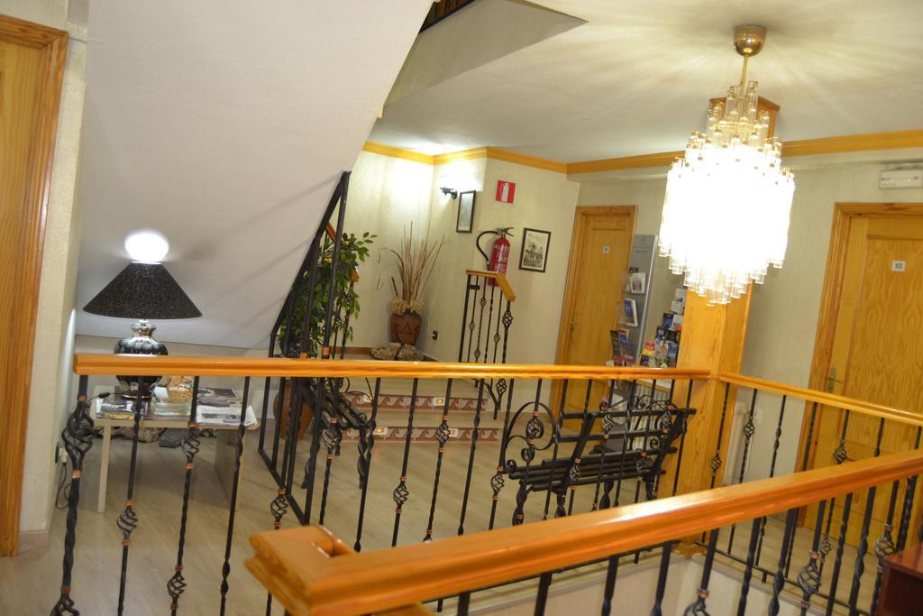 Hostal Don Juan I Alcalá de Henares Zewnętrze zdjęcie