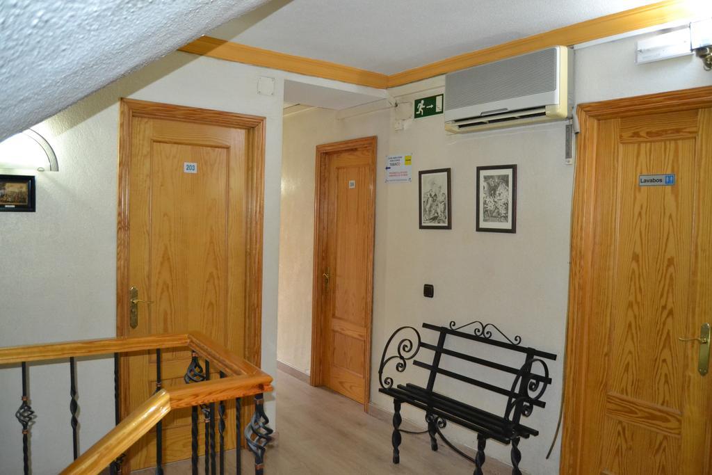 Hostal Don Juan I Alcalá de Henares Zewnętrze zdjęcie